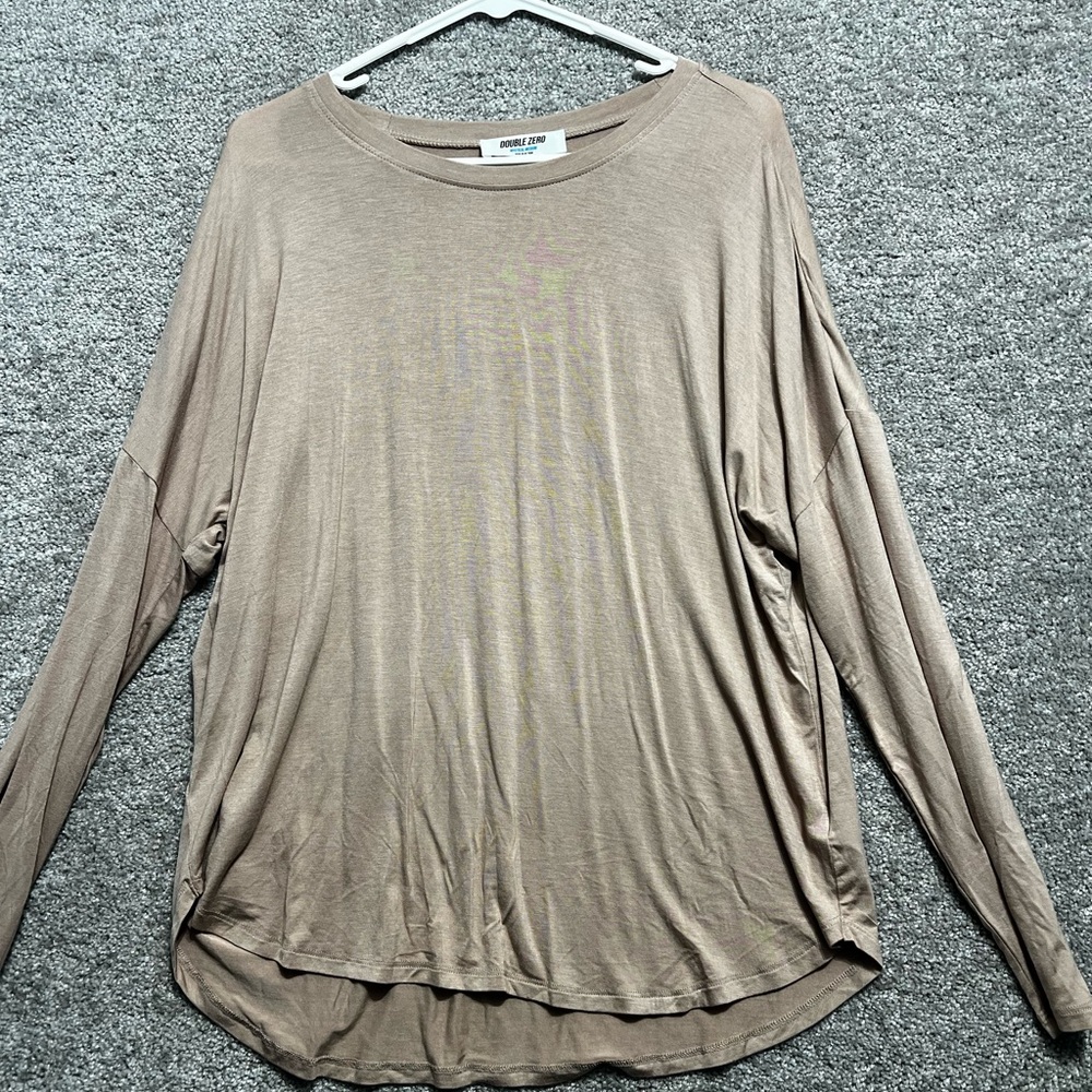 Double Zero Woman’s Beige Long Sleeve Tee Shirt Rayon Blend Layering Sz Medium